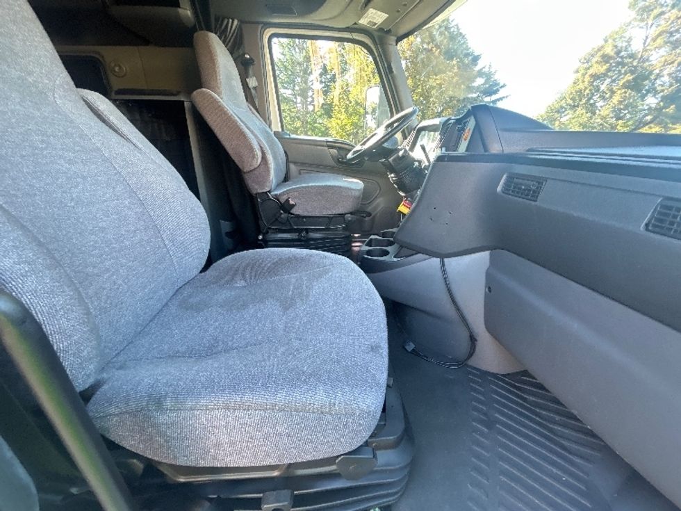 Sleeper Tractor-Heavy Duty Tractors-International-2020-LT625-Portland-OR-412,309\n\t\tmiles-$ 57,250 - Image 15
