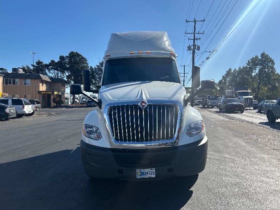 Sleeper Tractor-Heavy Duty Tractors-International-2020-LT625-Portland-OR-412,309\n\t\tmiles-$ 57,250 - Image 2