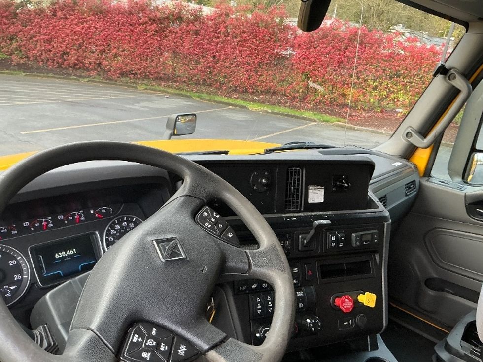 Sleeper Tractor-Heavy Duty Tractors-International-2020-LT625-Portland-OR-638,461\n\t\tmiles-$ 39,500 - Image 10