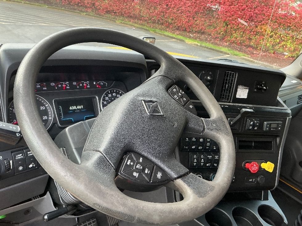 Sleeper Tractor-Heavy Duty Tractors-International-2020-LT625-Portland-OR-638,461\n\t\tmiles-$ 39,500 - Image 11