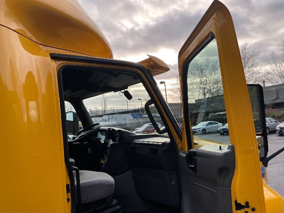 Sleeper Tractor-Heavy Duty Tractors-International-2020-LT625-Portland-OR-638,461\n\t\tmiles-$ 39,500 - Image 13