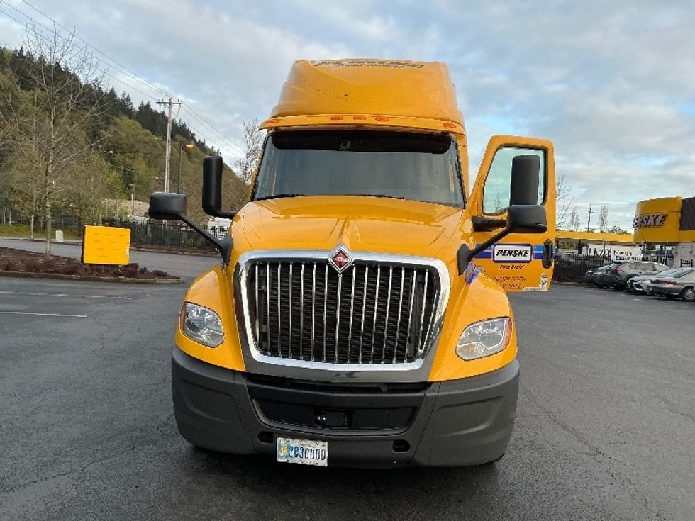 Sleeper Tractor-Heavy Duty Tractors-International-2020-LT625-Portland-OR-638,461\n\t\tmiles-$ 39,500 - Image 2