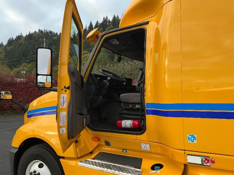 Sleeper Tractor-Heavy Duty Tractors-International-2020-LT625-Portland-OR-638,461\n\t\tmiles-$ 39,500 - Image 9