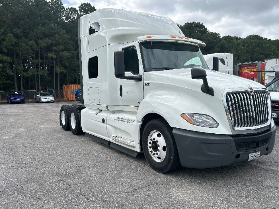 Sleeper Tractor-Heavy Duty Tractors-International-2020-LT625-Prince George-VA-710,406\n\t\tmiles-$ 30,750 - Image 1