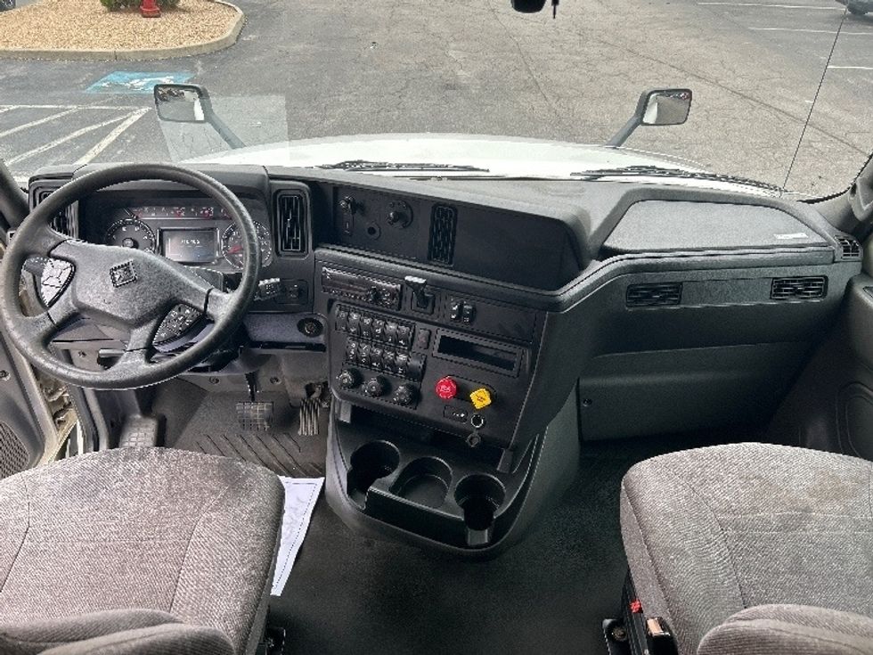 2020 International LT625 LT photo 12