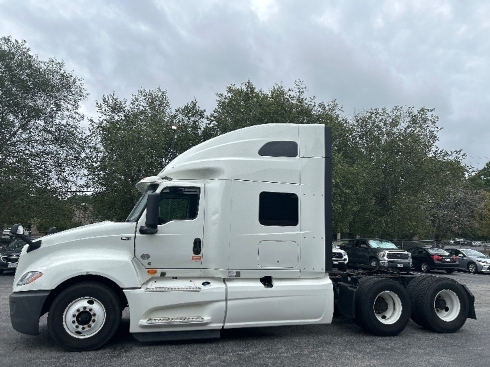 2020 International LT625 LT photo 4