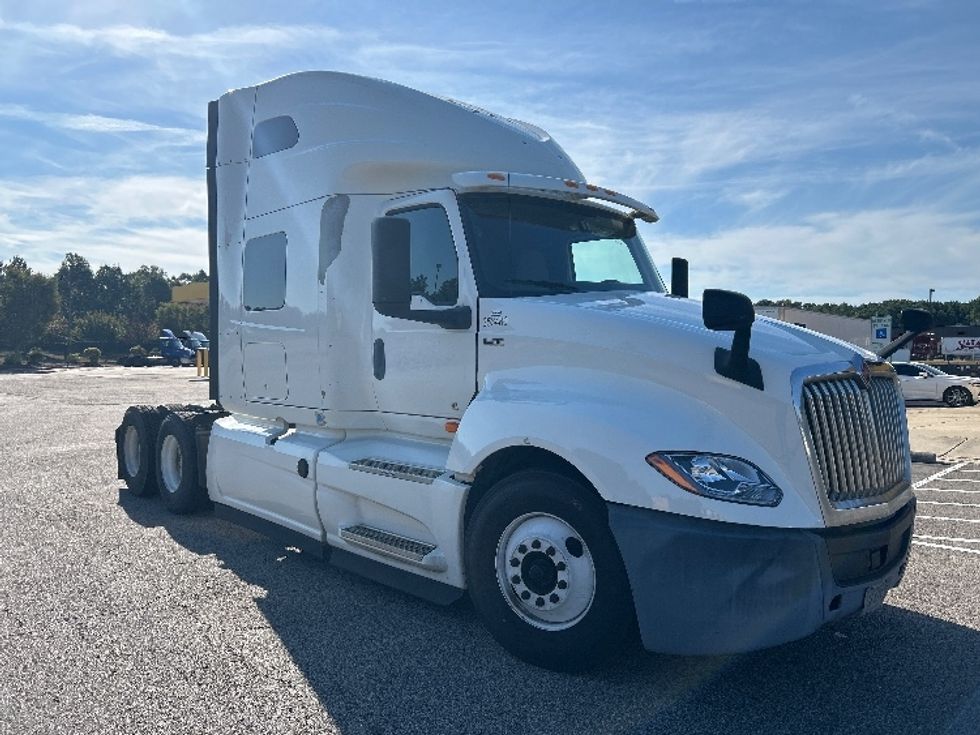 Sleeper Tractor-Heavy Duty Tractors-International-2020-LT625-Prince George-VA-729,501\n\t\tmiles-$ 29,500 - Image 1