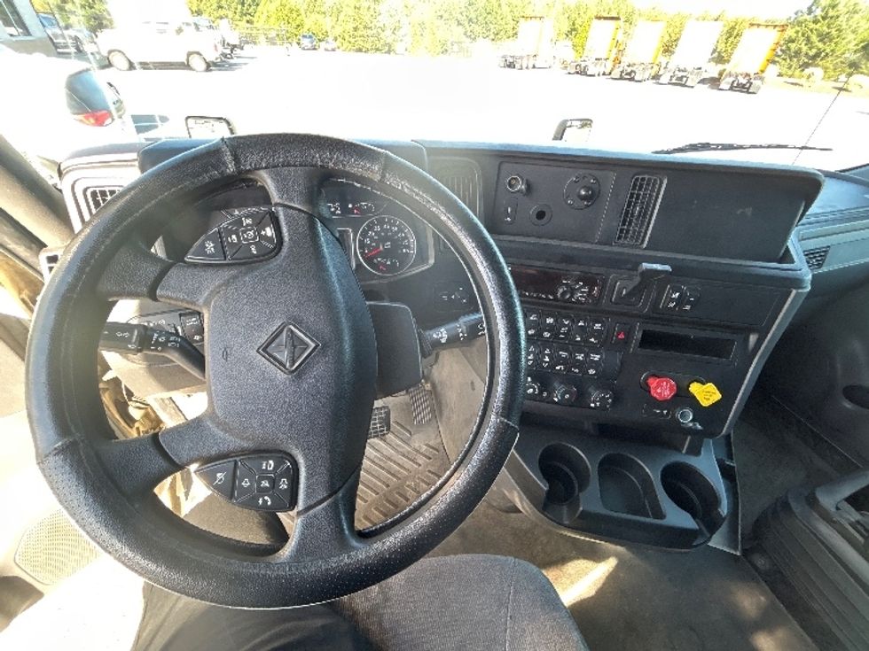 Sleeper Tractor-Heavy Duty Tractors-International-2020-LT625-Prince George-VA-729,501\n\t\tmiles-$ 29,500 - Image 11