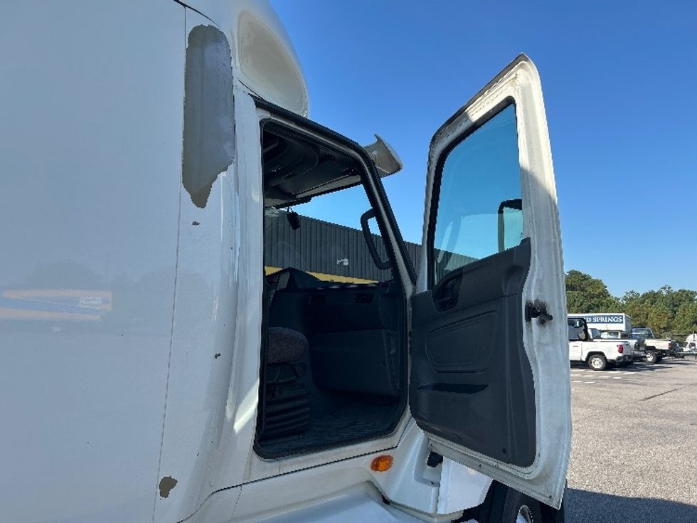 Sleeper Tractor-Heavy Duty Tractors-International-2020-LT625-Prince George-VA-729,501\n\t\tmiles-$ 29,500 - Image 13