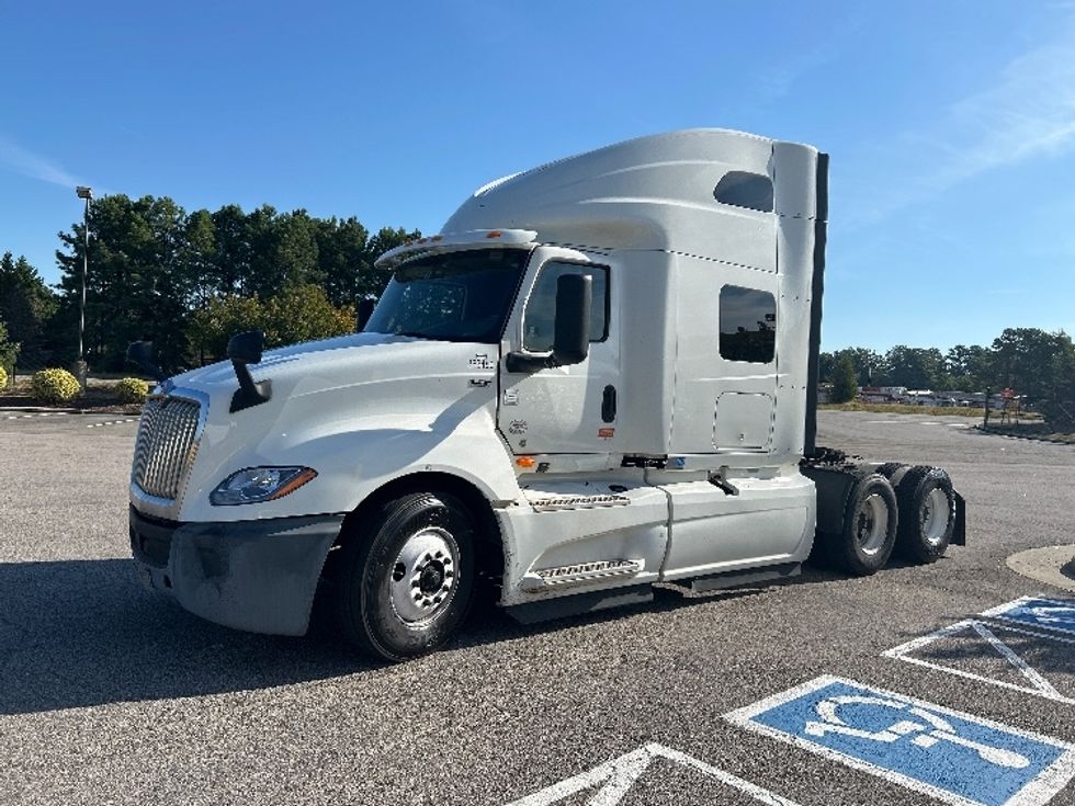Sleeper Tractor-Heavy Duty Tractors-International-2020-LT625-Prince George-VA-729,501\n\t\tmiles-$ 29,500 - Image 3
