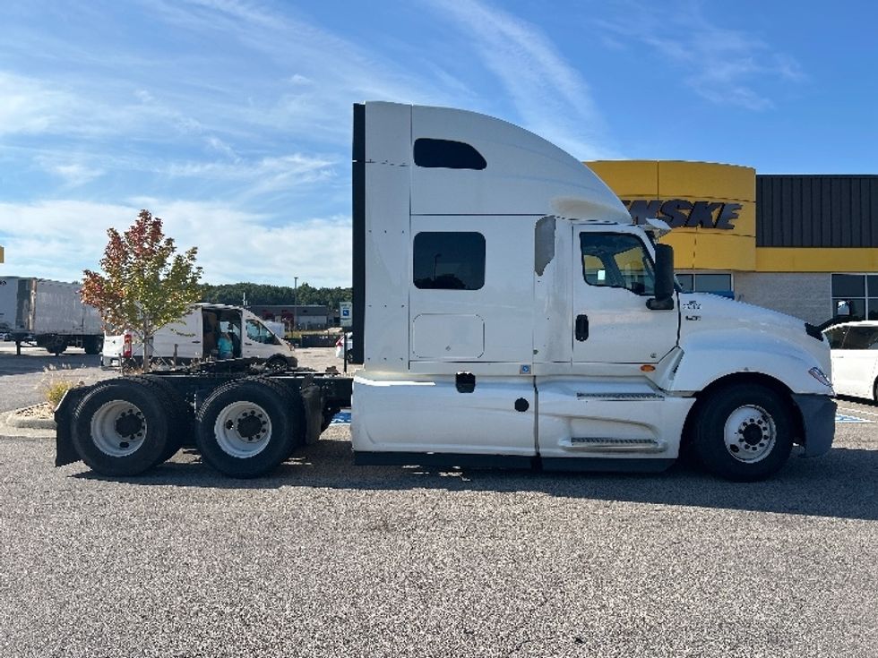 Sleeper Tractor-Heavy Duty Tractors-International-2020-LT625-Prince George-VA-729,501\n\t\tmiles-$ 29,500 - Image 8