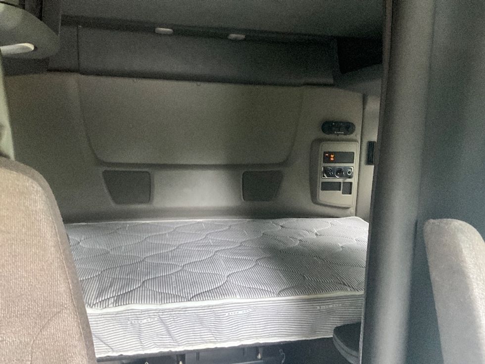 Sleeper Tractor-Heavy Duty Tractors-International-2020-LT625-Reading-PA-421,507\n\t\tmiles-$ 56,500 - Image 16