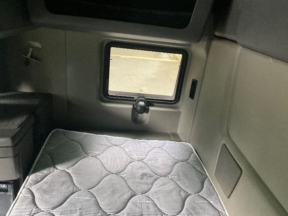 Sleeper Tractor-Heavy Duty Tractors-International-2020-LT625-Reading-PA-421,507\n\t\tmiles-$ 56,500 - Image 19