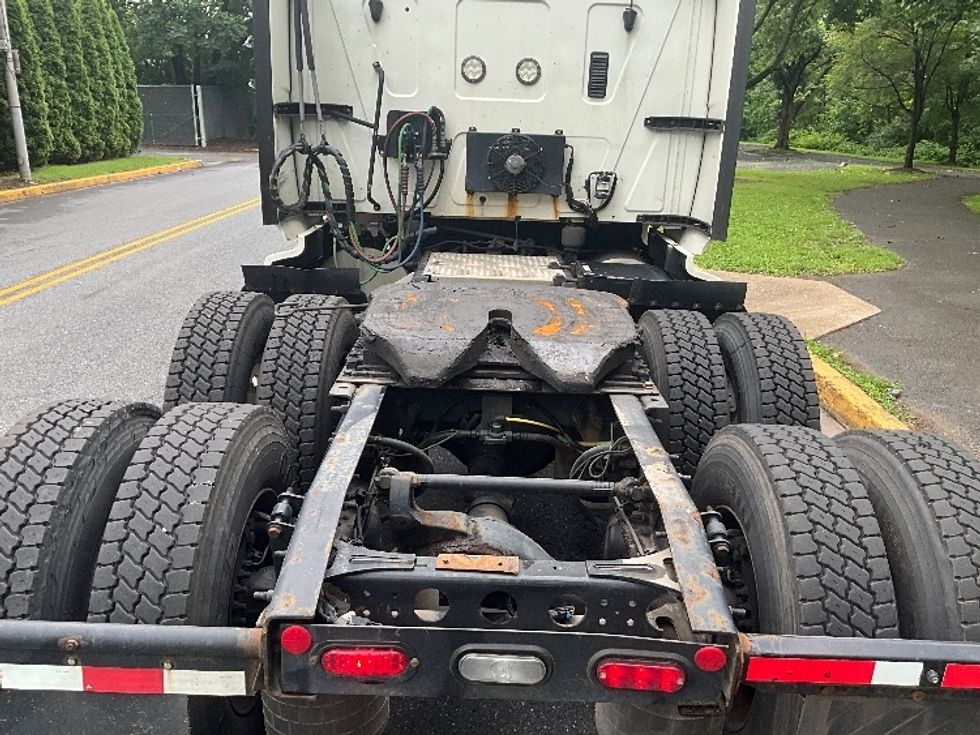 Sleeper Tractor-Heavy Duty Tractors-International-2020-LT625-Reading-PA-421,507\n\t\tmiles-$ 56,500 - Image 6