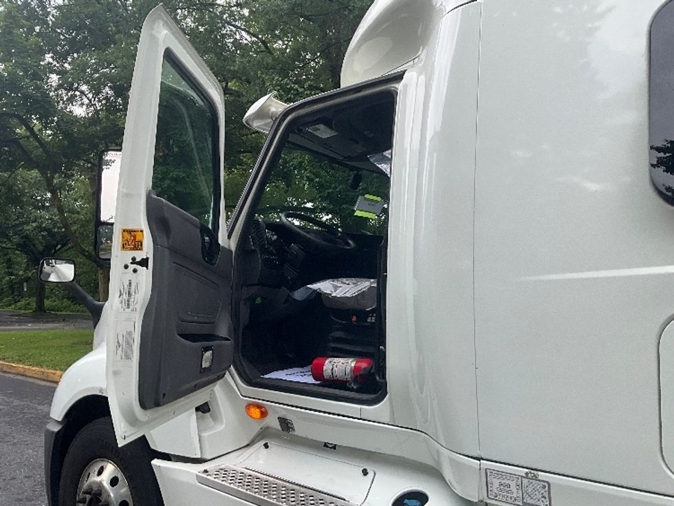 Sleeper Tractor-Heavy Duty Tractors-International-2020-LT625-Reading-PA-421,507\n\t\tmiles-$ 56,500 - Image 9