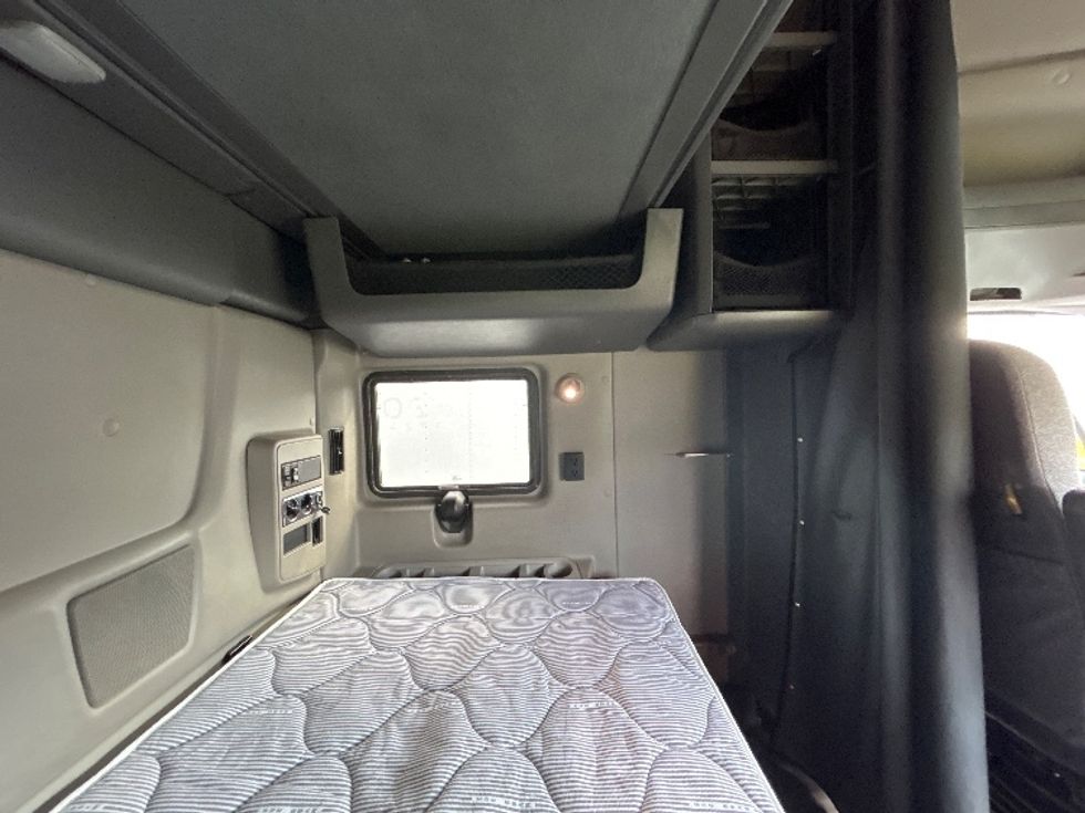 Sleeper Tractor-Heavy Duty Tractors-International-2020-LT625-Riviera Beach-FL-567,233\n\t\tmiles-$ 46,500 - Image 19