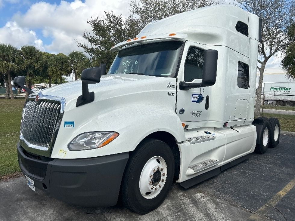 Sleeper Tractor-Heavy Duty Tractors-International-2020-LT625-Riviera Beach-FL-567,233\n\t\tmiles-$ 46,500 - Image 3