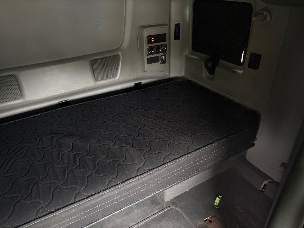 Sleeper Tractor-Heavy Duty Tractors-International-2020-LT625-Rocky Mount-NC-587,012\n\t\tmiles-$ 36,750 - Image 15