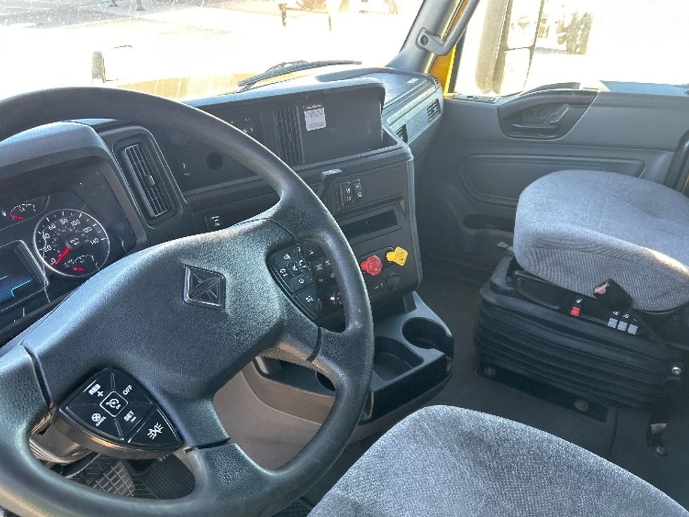 Sleeper Tractor-Heavy Duty Tractors-International-2020-LT625-Rocky View County-AB-648,500\n\t\tkm-$ 63,250 - Image 10