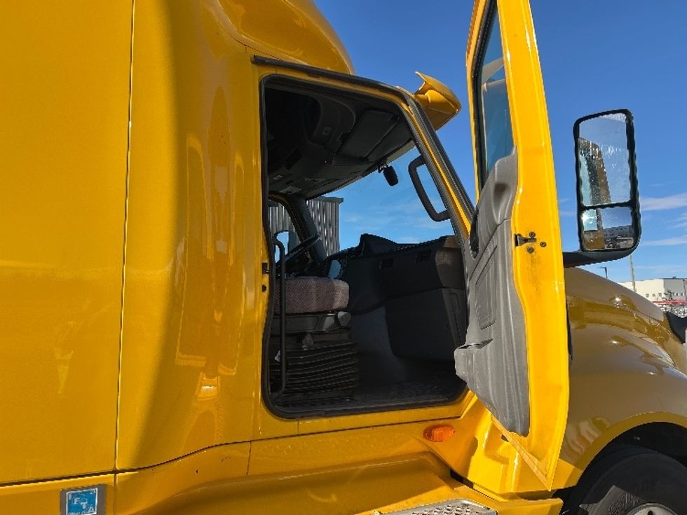 Sleeper Tractor-Heavy Duty Tractors-International-2020-LT625-Rocky View County-AB-648,500\n\t\tkm-$ 63,250 - Image 13