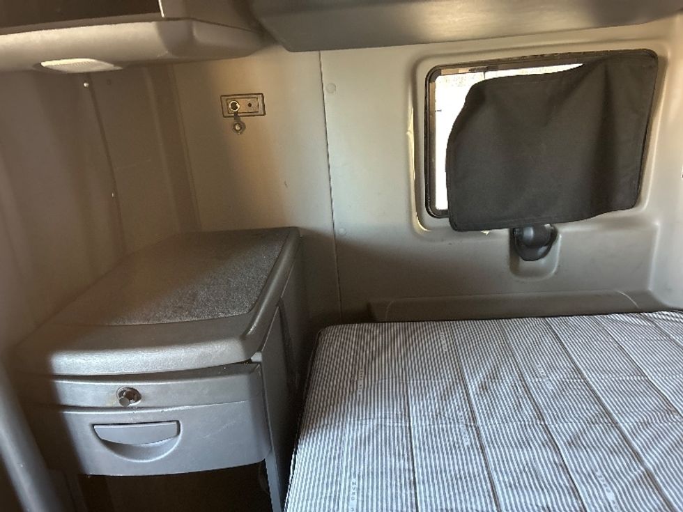 Sleeper Tractor-Heavy Duty Tractors-International-2020-LT625-Rocky View County-AB-648,500\n\t\tkm-$ 63,250 - Image 19