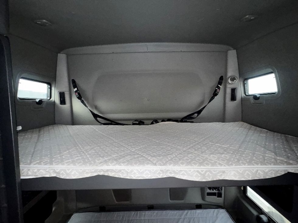 Sleeper Tractor-Heavy Duty Tractors-International-2020-LT625-Rocky View County-AB-648,500\n\t\tkm-$ 63,250 - Image 22