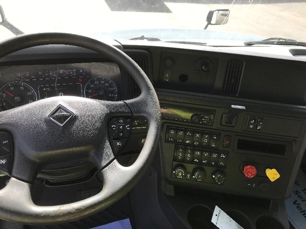 Sleeper Tractor-Heavy Duty Tractors-International-2020-LT625-Rocky View County-AB-765,619\n\t\tkm-$ 67,500 - Image 11