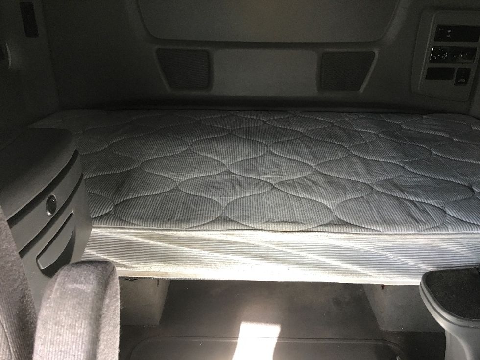 Sleeper Tractor-Heavy Duty Tractors-International-2020-LT625-Rocky View County-AB-765,619\n\t\tkm-$ 67,500 - Image 16