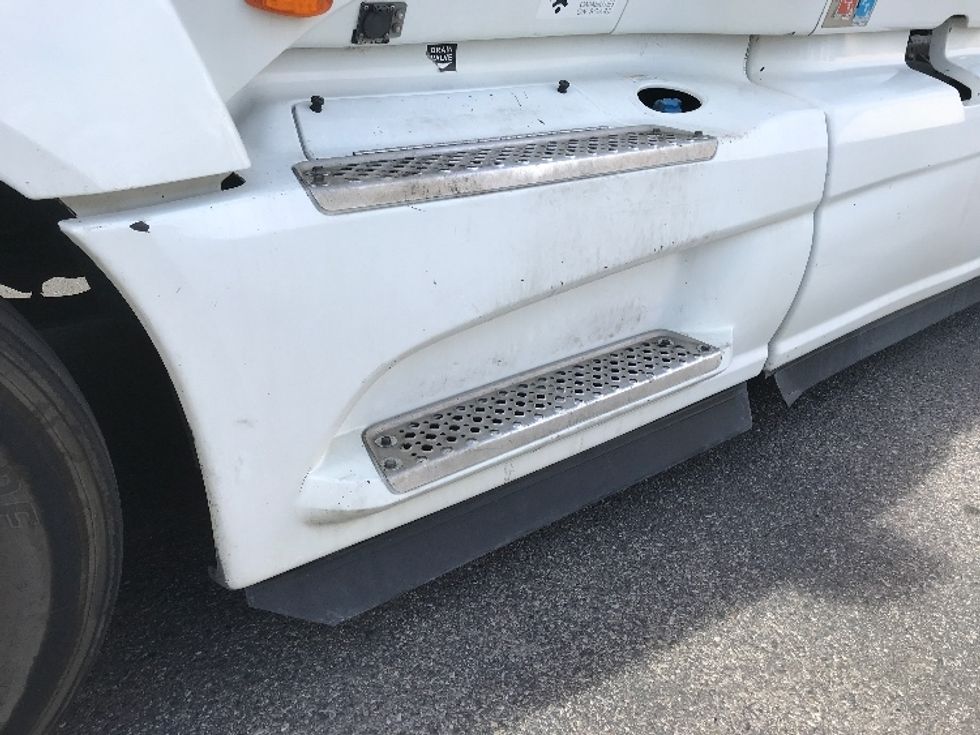 Sleeper Tractor-Heavy Duty Tractors-International-2020-LT625-Rocky View County-AB-765,619\n\t\tkm-$ 67,500 - Image 22