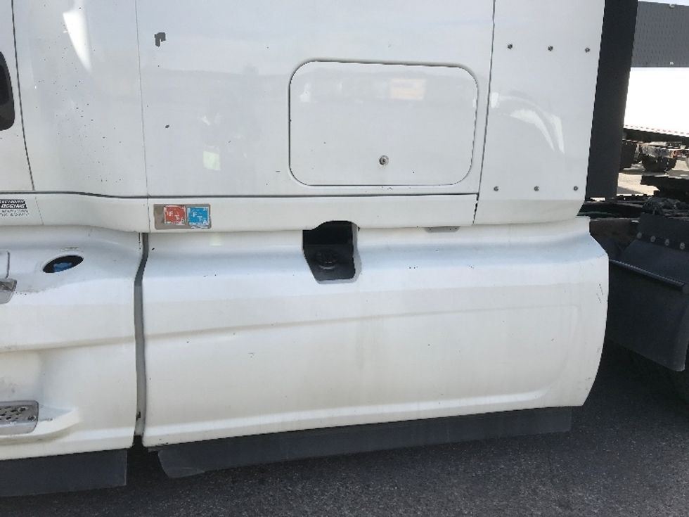 Sleeper Tractor-Heavy Duty Tractors-International-2020-LT625-Rocky View County-AB-765,619\n\t\tkm-$ 67,500 - Image 24