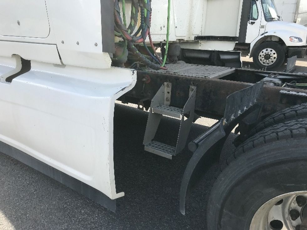 Sleeper Tractor-Heavy Duty Tractors-International-2020-LT625-Rocky View County-AB-765,619\n\t\tkm-$ 67,500 - Image 25