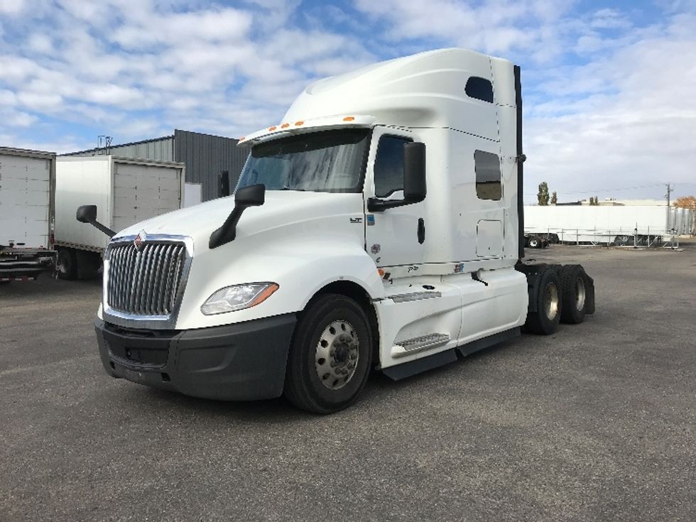 Sleeper Tractor-Heavy Duty Tractors-International-2020-LT625-Rocky View County-AB-765,619\n\t\tkm-$ 67,500 - Image 3