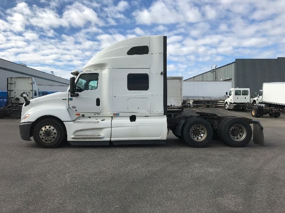 Sleeper Tractor-Heavy Duty Tractors-International-2020-LT625-Rocky View County-AB-765,619\n\t\tkm-$ 67,500 - Image 4