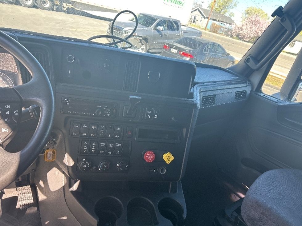 Sleeper Tractor-Heavy Duty Tractors-International-2020-LT625-Sacramento-CA-477,127\n\t\tmiles-$ 47,000 - Image 12