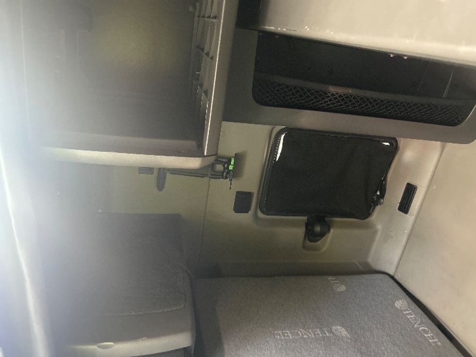 Sleeper Tractor-Heavy Duty Tractors-International-2020-LT625-Sacramento-CA-477,127\n\t\tmiles-$ 47,000 - Image 19