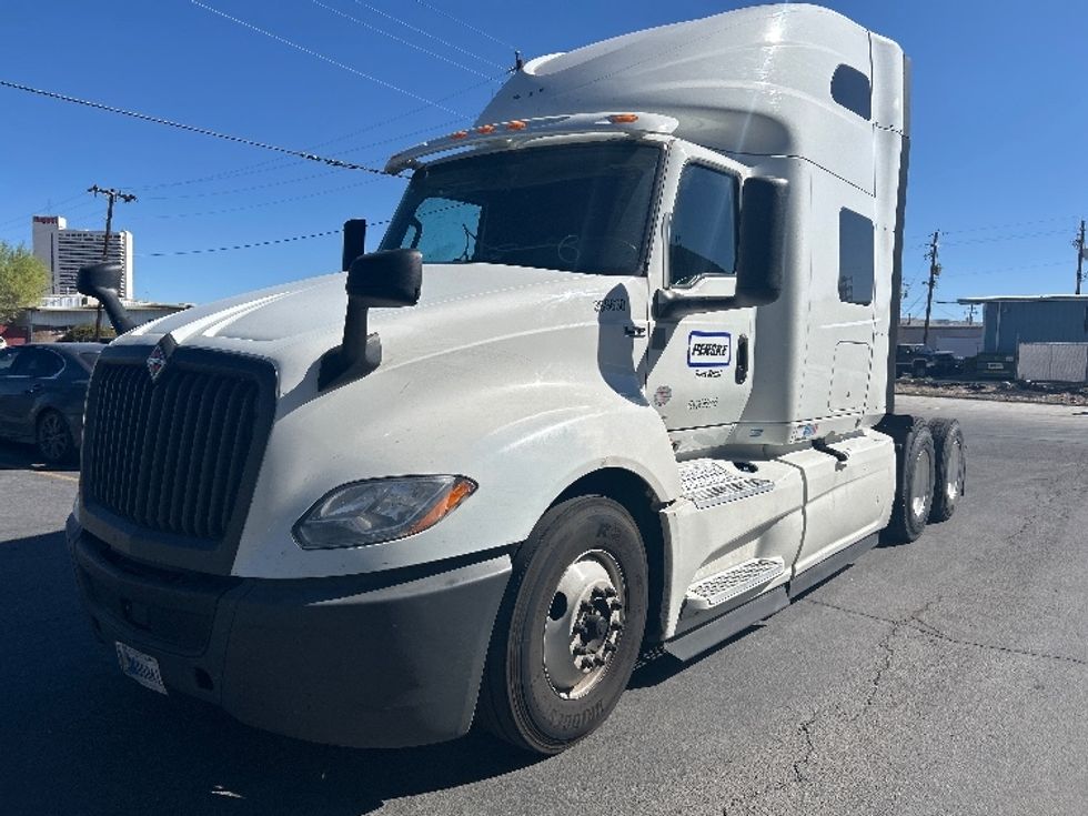 Sleeper Tractor-Heavy Duty Tractors-International-2020-LT625-Sacramento-CA-477,127\n\t\tmiles-$ 47,000 - Image 3