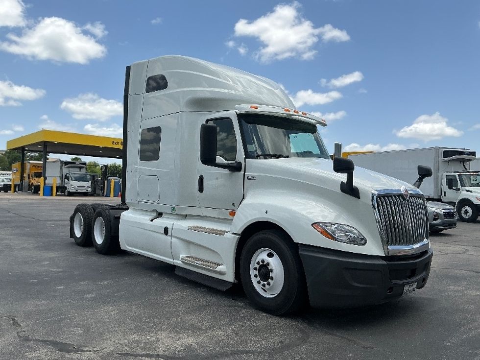 Sleeper Tractor-Heavy Duty Tractors-International-2020-LT625-San Antonio-TX-496,154\n\t\tmiles-$ 49,250 - Image 1