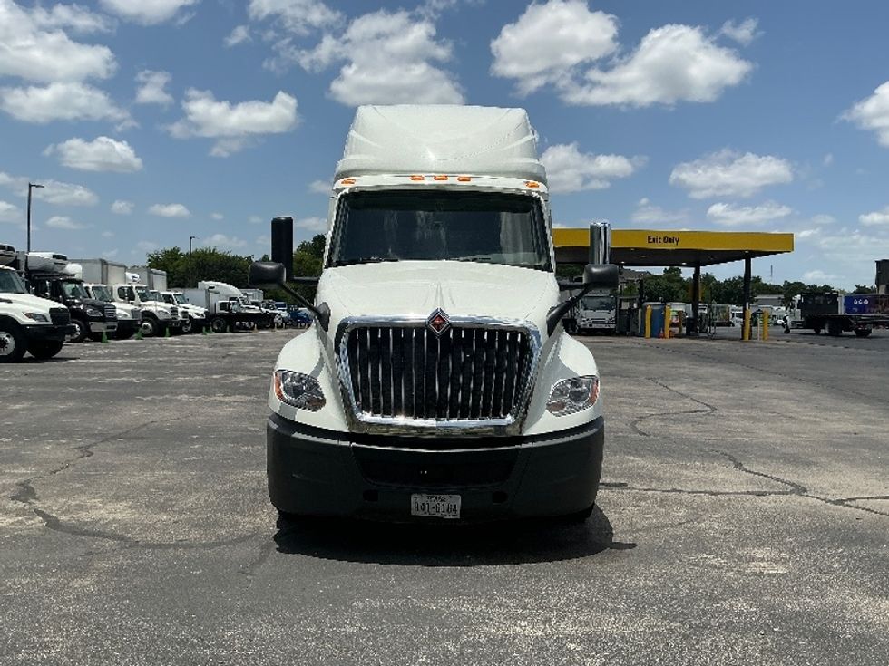 Sleeper Tractor-Heavy Duty Tractors-International-2020-LT625-San Antonio-TX-496,154\n\t\tmiles-$ 49,250 - Image 2