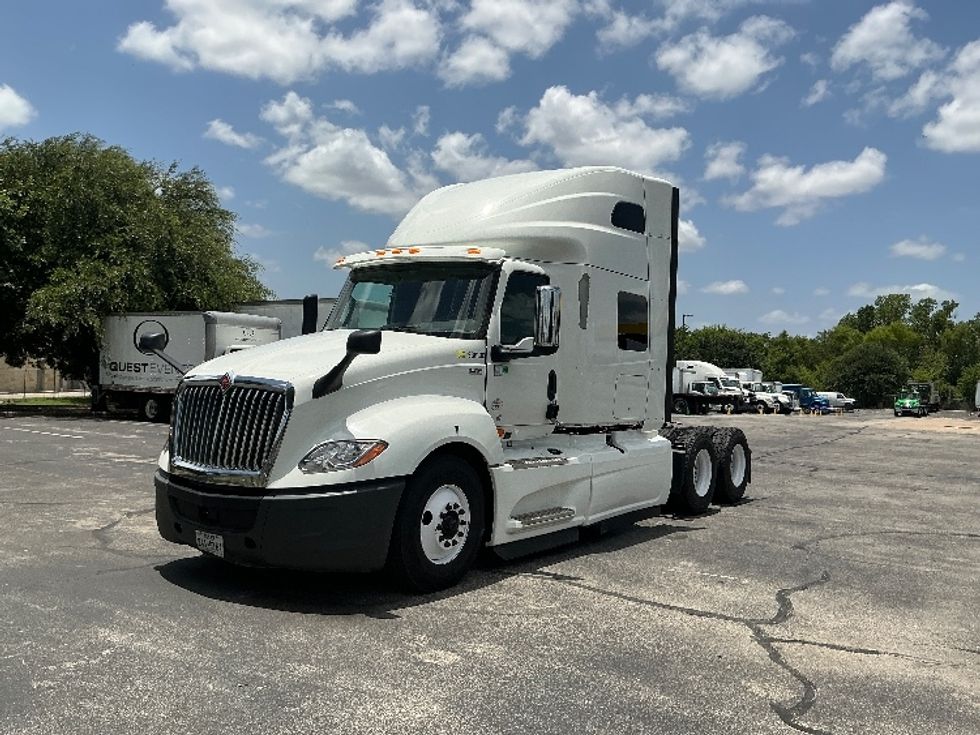 Sleeper Tractor-Heavy Duty Tractors-International-2020-LT625-San Antonio-TX-496,154\n\t\tmiles-$ 49,250 - Image 3