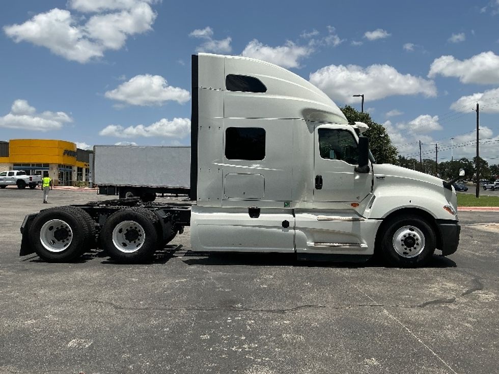 Sleeper Tractor-Heavy Duty Tractors-International-2020-LT625-San Antonio-TX-496,154\n\t\tmiles-$ 49,250 - Image 8