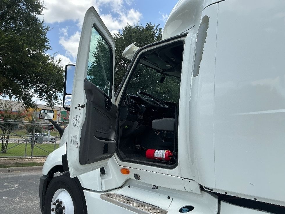 Sleeper Tractor-Heavy Duty Tractors-International-2020-LT625-San Antonio-TX-496,154\n\t\tmiles-$ 49,250 - Image 9