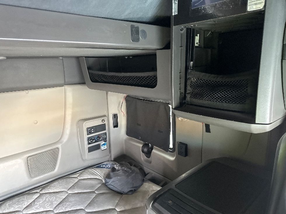 Sleeper Tractor-Heavy Duty Tractors-International-2020-LT625-Sparks-NV-545,568\n\t\tmiles-$ 42,000 - Image 17