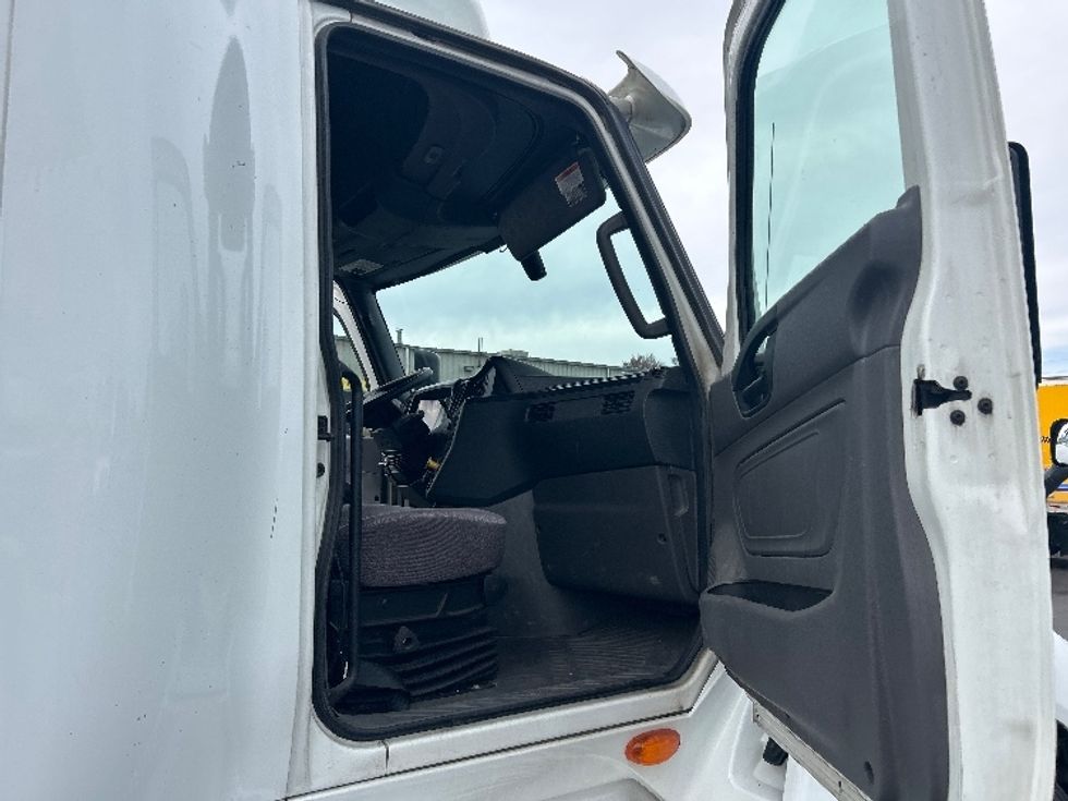 Sleeper Tractor-Heavy Duty Tractors-International-2020-LT625-Sparks-NV-558,566\n\t\tmiles-$ 44,500 - Image 13