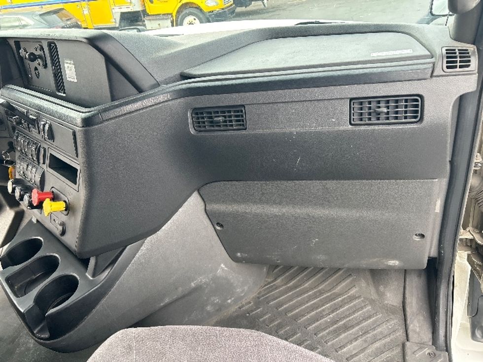 Sleeper Tractor-Heavy Duty Tractors-International-2020-LT625-Sparks-NV-558,566\n\t\tmiles-$ 44,500 - Image 14