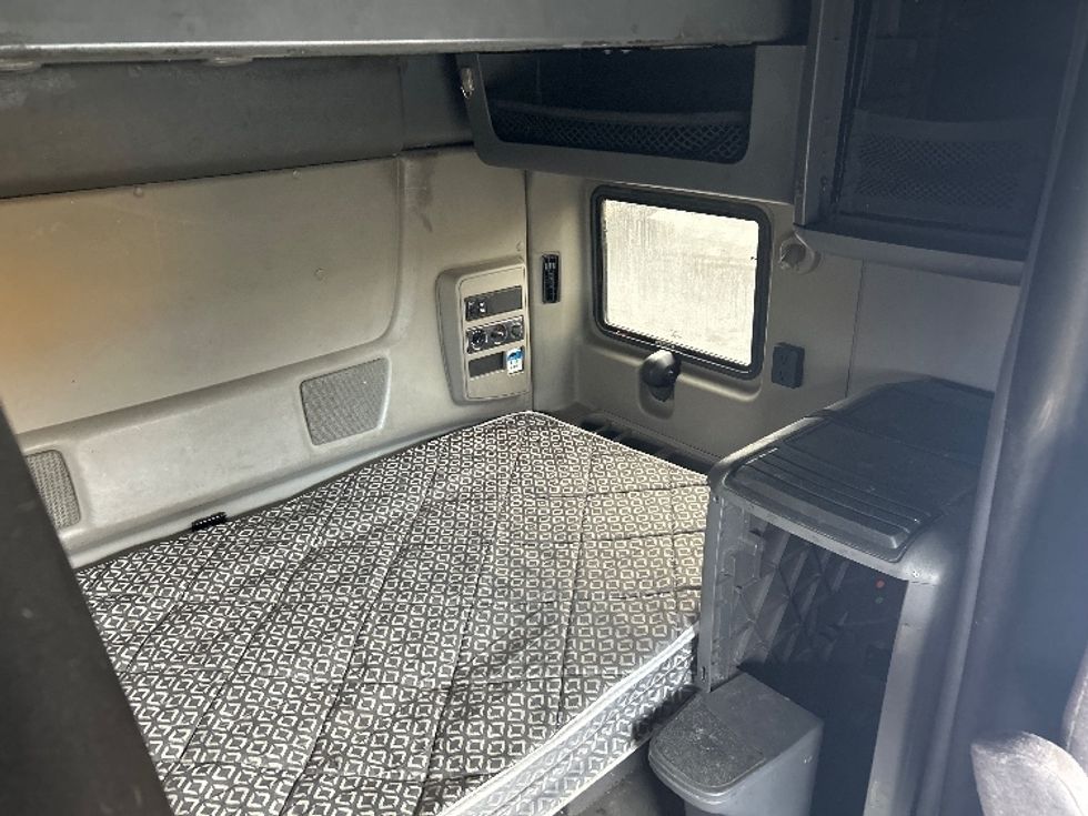 Sleeper Tractor-Heavy Duty Tractors-International-2020-LT625-Sparks-NV-558,566\n\t\tmiles-$ 44,500 - Image 18