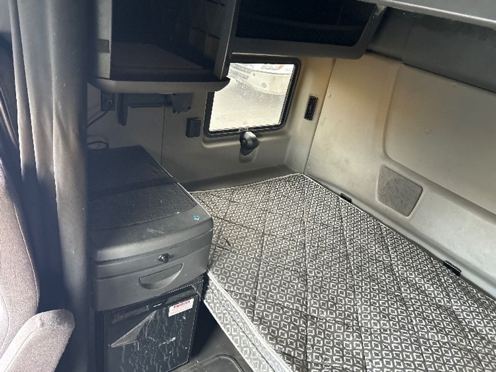 Sleeper Tractor-Heavy Duty Tractors-International-2020-LT625-Sparks-NV-558,566\n\t\tmiles-$ 44,500 - Image 19