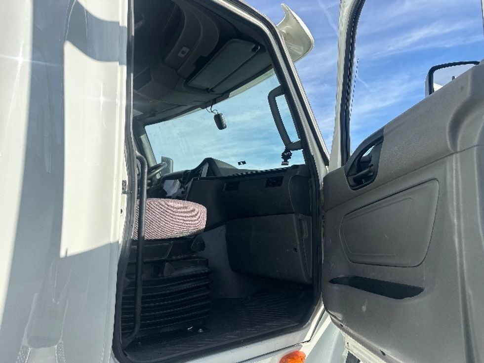 Sleeper Tractor-Heavy Duty Tractors-International-2020-LT625-Sparks-NV-628,350\n\t\tmiles-$ 38,750 - Image 13