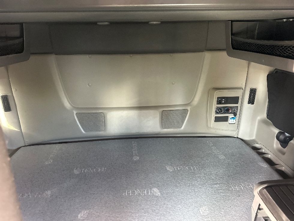 Sleeper Tractor-Heavy Duty Tractors-International-2020-LT625-Sparks-NV-628,350\n\t\tmiles-$ 38,750 - Image 16