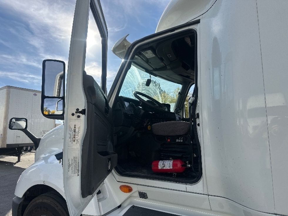 Sleeper Tractor-Heavy Duty Tractors-International-2020-LT625-Sparks-NV-628,350\n\t\tmiles-$ 38,750 - Image 9