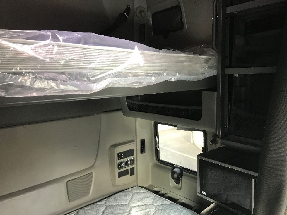 Sleeper Tractor-Heavy Duty Tractors-International-2020-LT625-Spokane Valley-WA-427,154\n\t\tmiles-$ 56,500 - Image 18